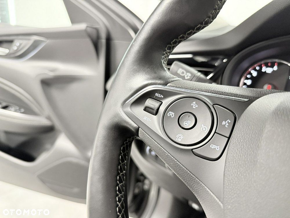 Opel Insignia - 25