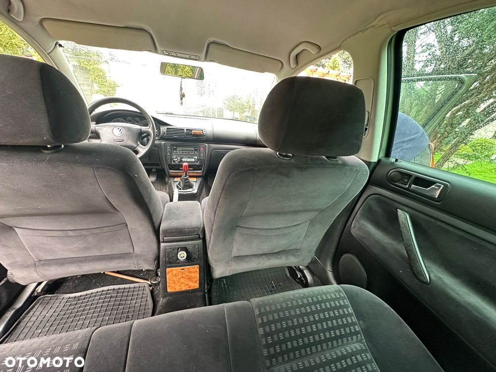 Volkswagen Passat 1.6 Comfortline - 17