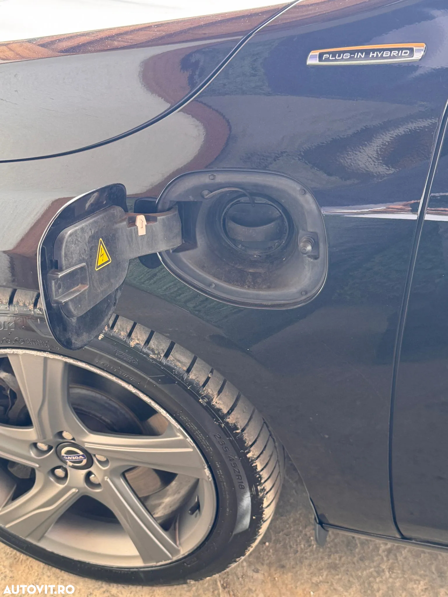 Volvo V60 D6 Plug-In-Hybrid AWD Geartronic Summum - 19