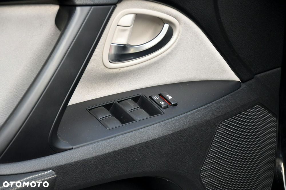 Toyota Avensis - 36