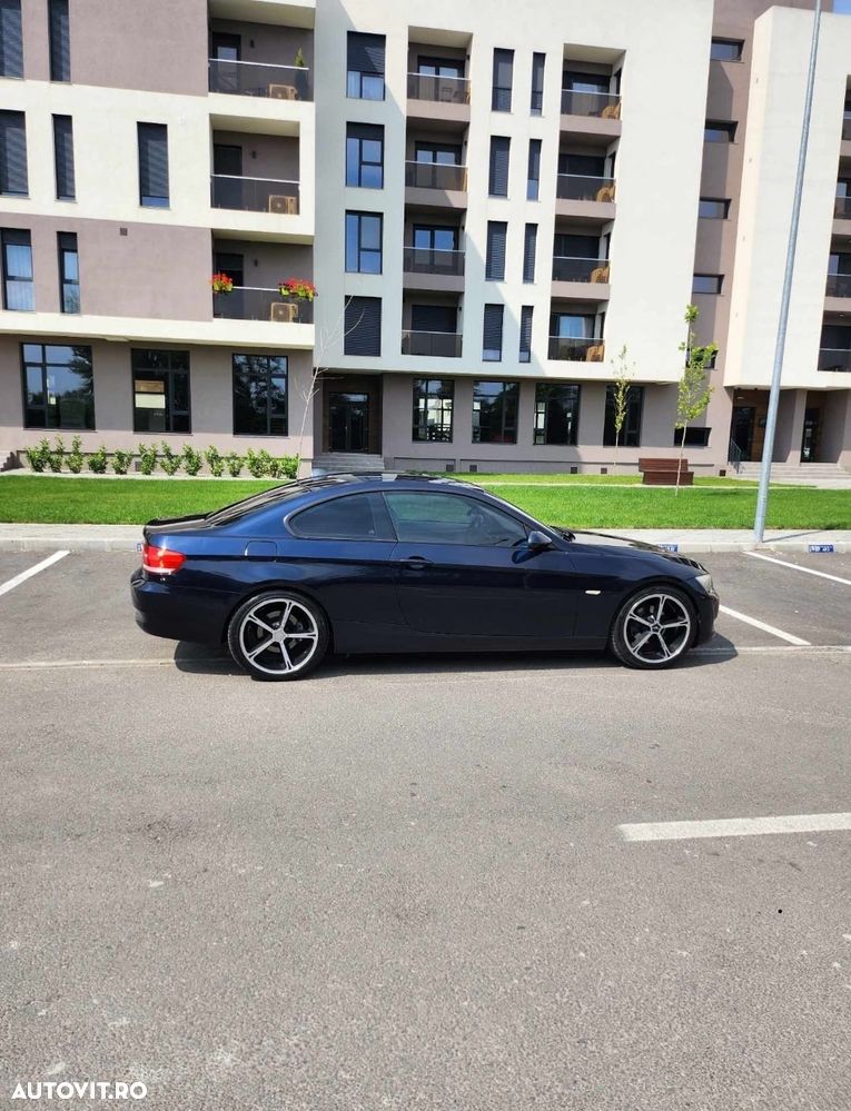 BMW Seria 3 320i - 3
