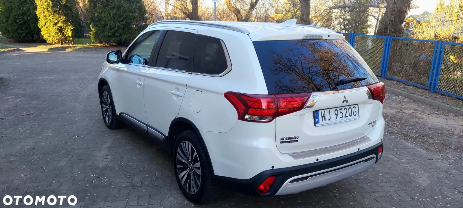 Mitsubishi Outlander 2.0 Instyle Navi 4WD CVT - 8