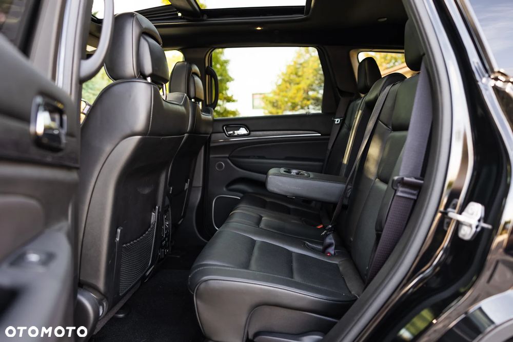 Jeep Grand Cherokee - 21