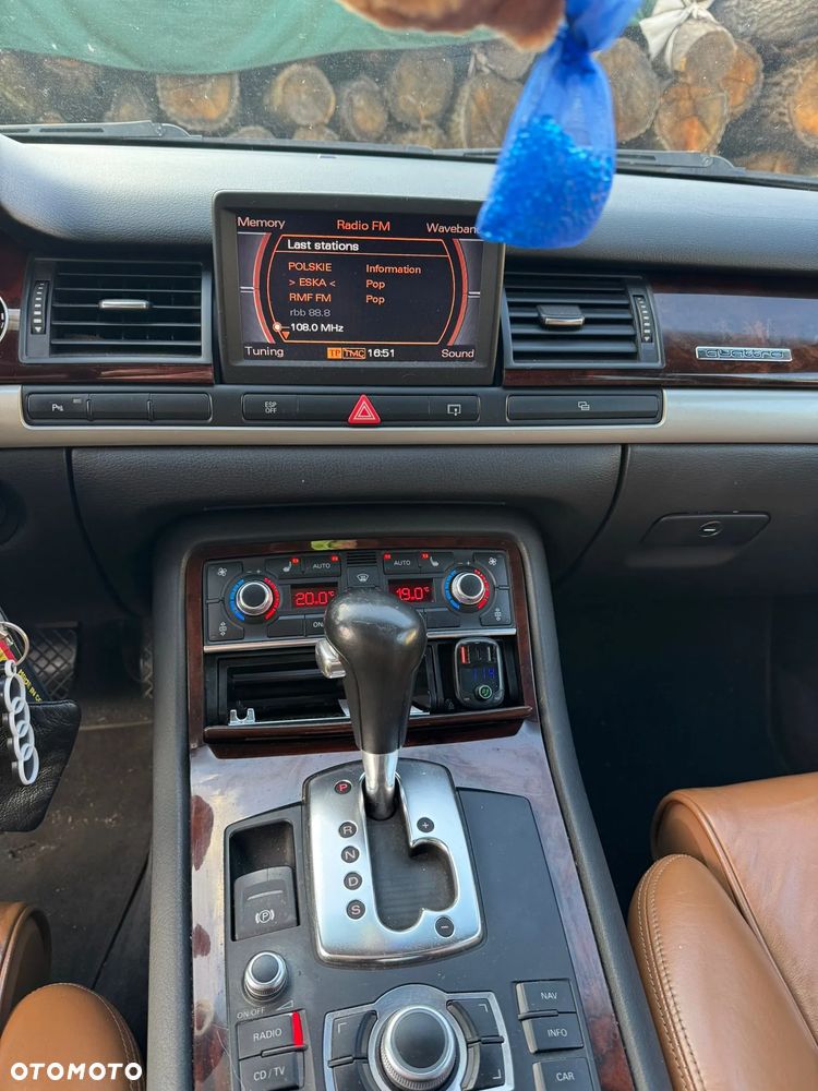 Audi A8 - 6