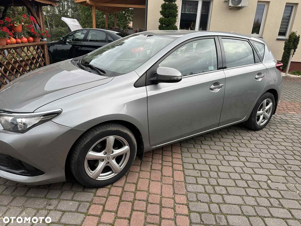 Toyota Auris 1.6 Comfort - 2