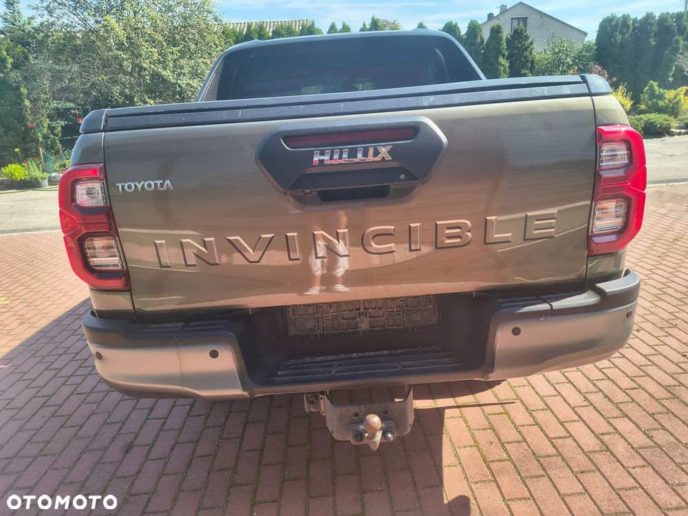 Toyota Hilux 2.8 D-4D Double Cab Invincible 4x4 - 6