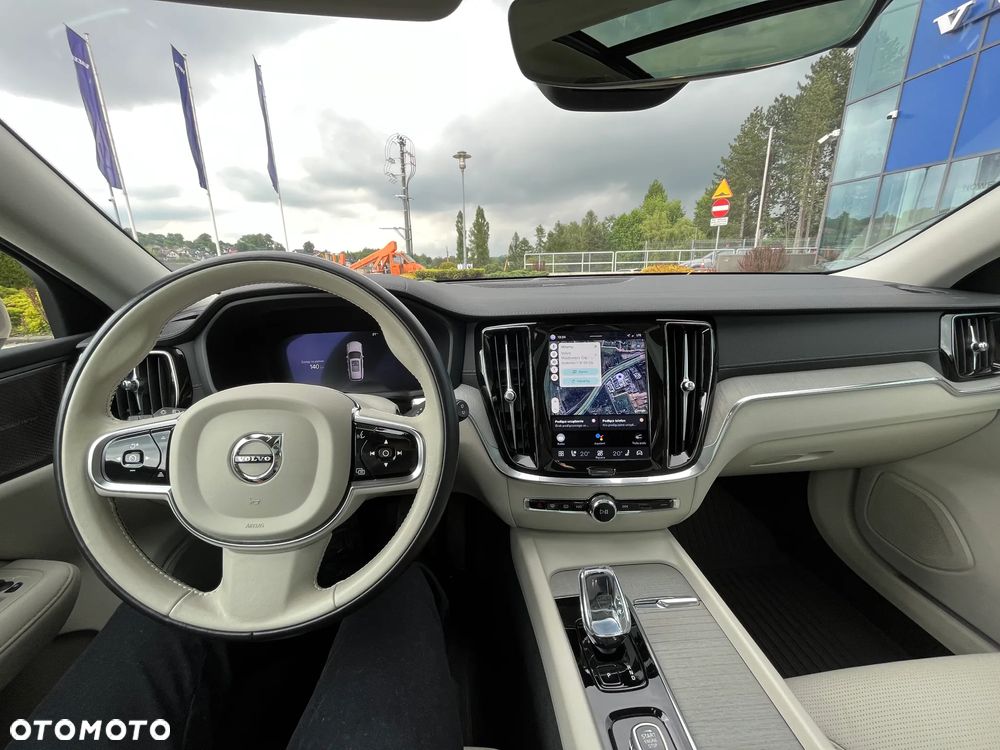 Volvo V60 Cross Country - 17