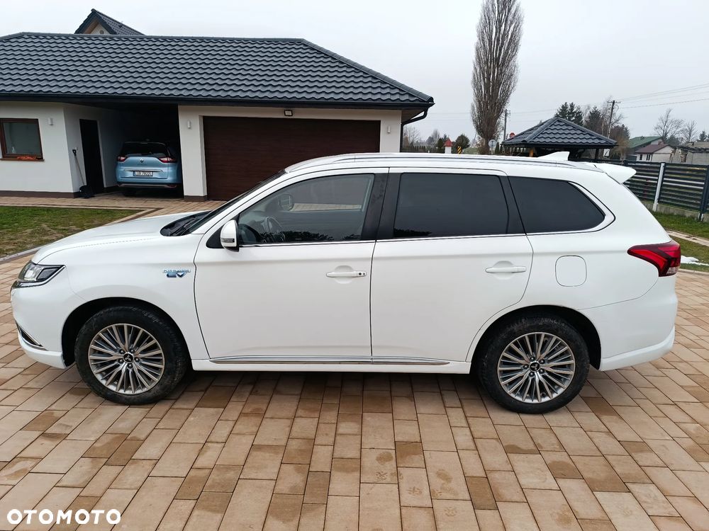 Mitsubishi Outlander 2.4 4WD Diamant+ - 7