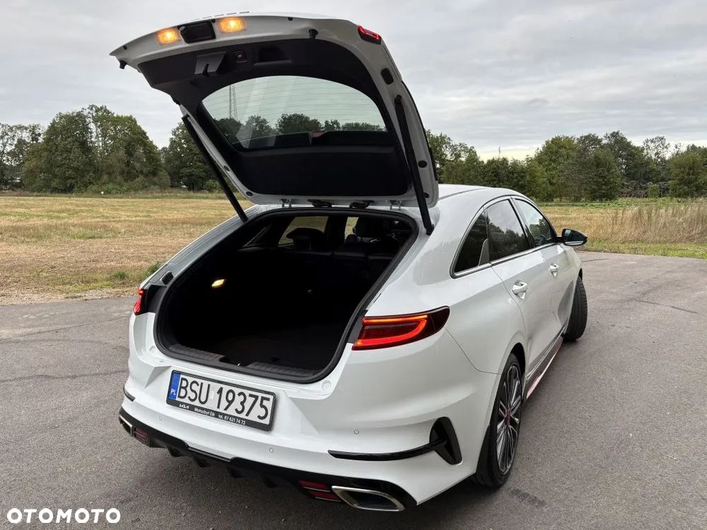 Kia ProCeed 1.6 T-GDI GT DCT - 11