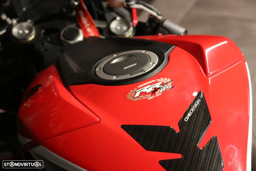 Honda CBR 1000 Fireblade 25th aniversario - 6