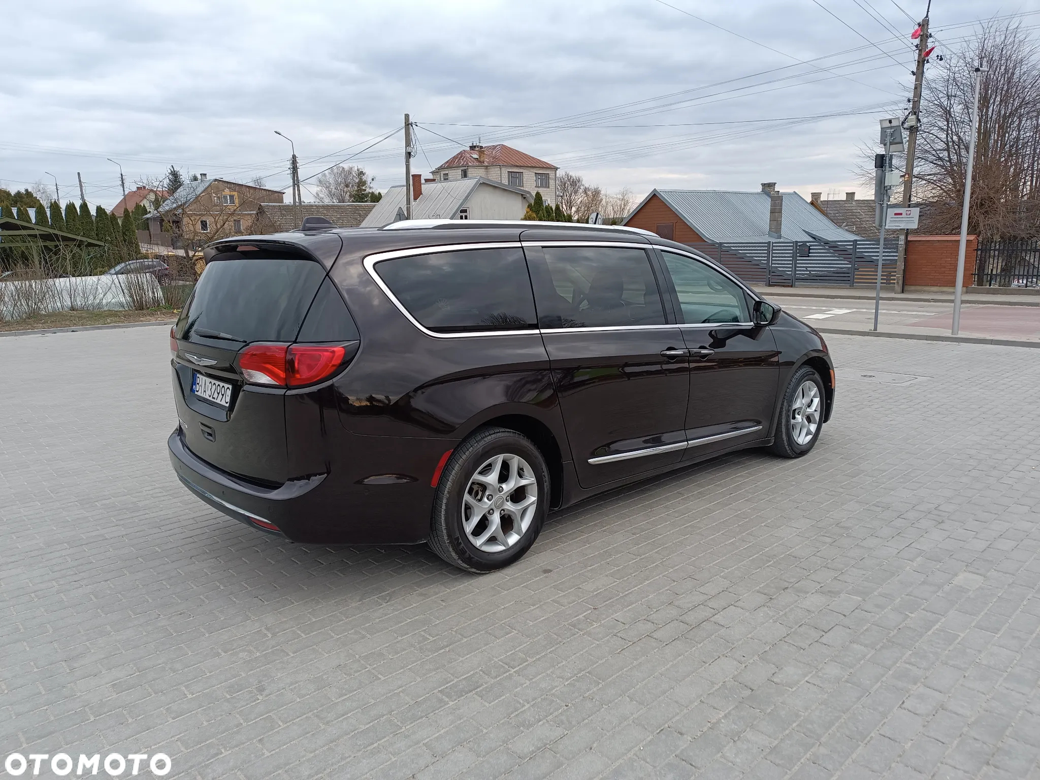 Chrysler Pacifica - 4
