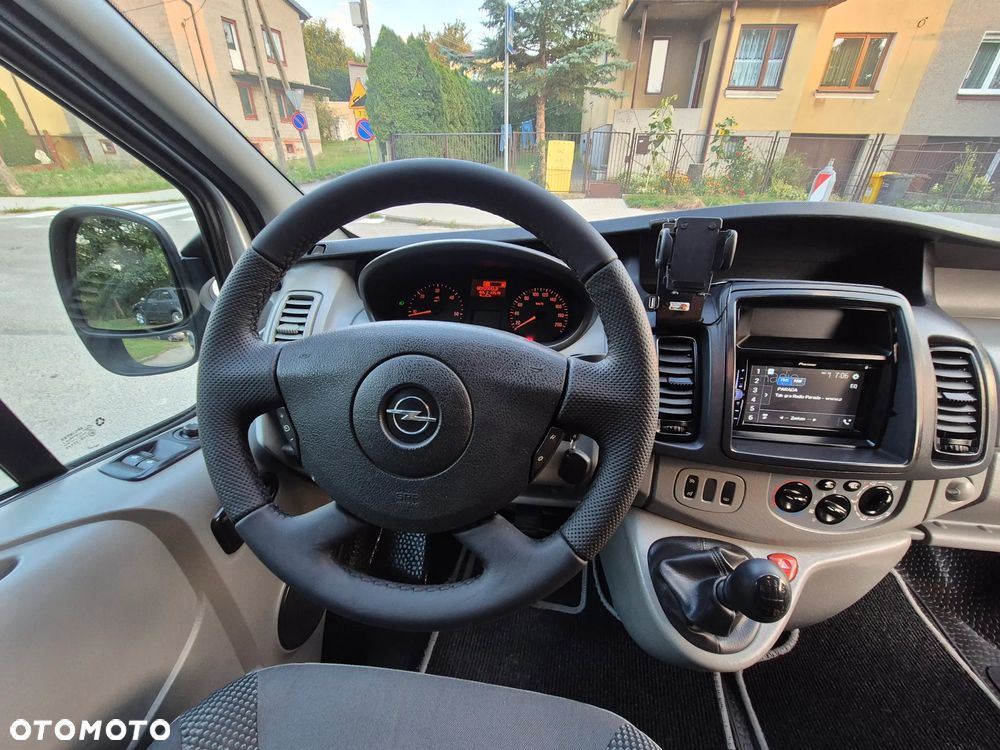 Opel Vivaro - 8