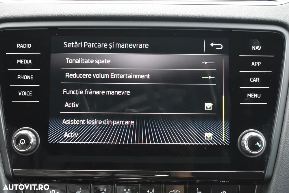 Skoda Octavia 2.0 TDI AMBITION DSG - 29