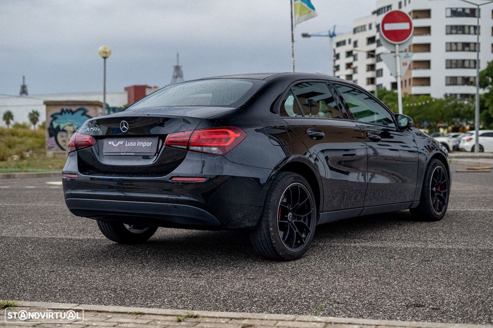 Mercedes-Benz A 250 Limousine - 10