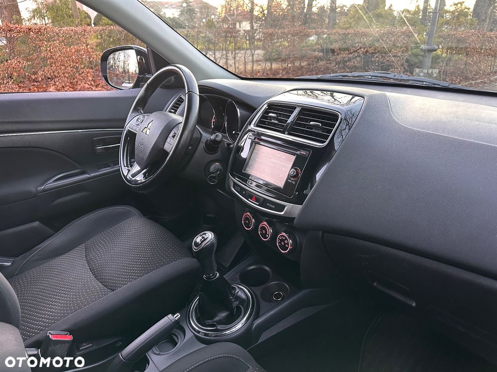 Mitsubishi ASX 1.6 2WD Plus - 27