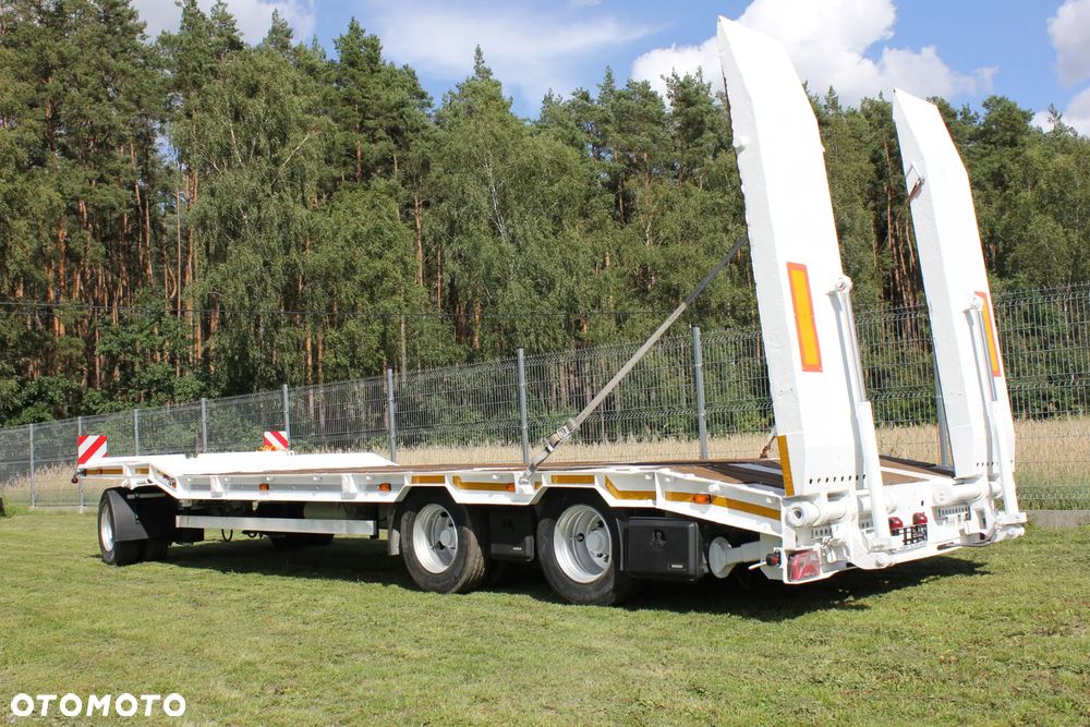 Goldhofer Przyczepa niskopodwoziowa  najazdy hydrauliczne na poduszce odnowiona - 8