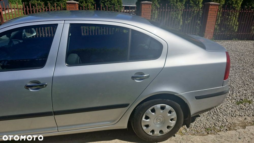 Skoda Octavia 1.6 Elegance - 9