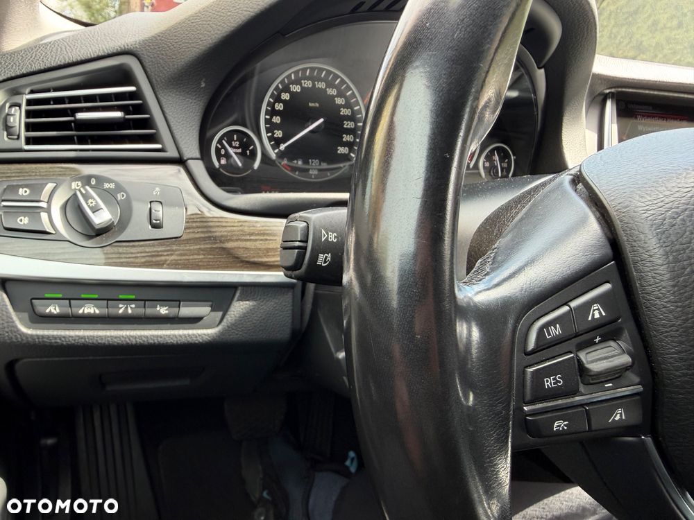BMW Seria 5 525d xDrive Luxury Line - 37