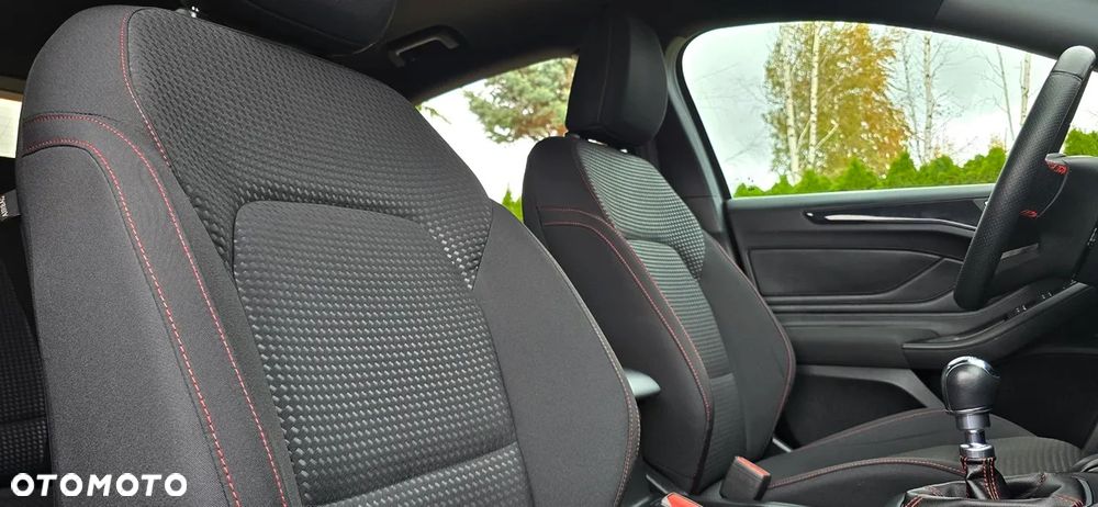 Ford Focus 1.5 EcoBoost ST-Line - 14