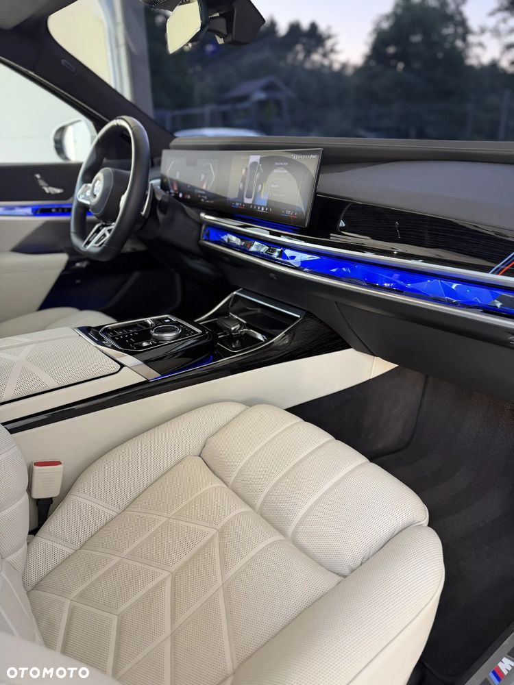 BMW Seria 7 740d xDrive mHEV sport - 21