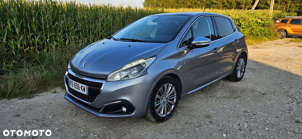 Peugeot 208 - 1