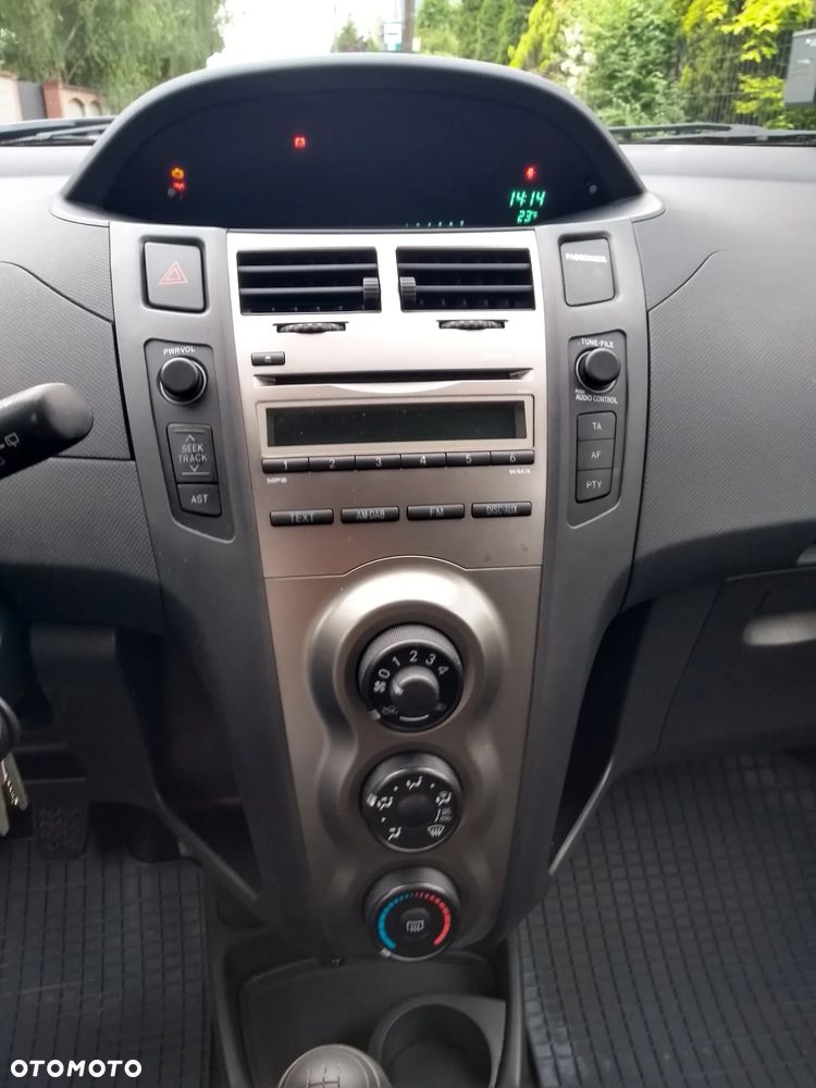 Toyota Yaris 1.0 Terra - 14