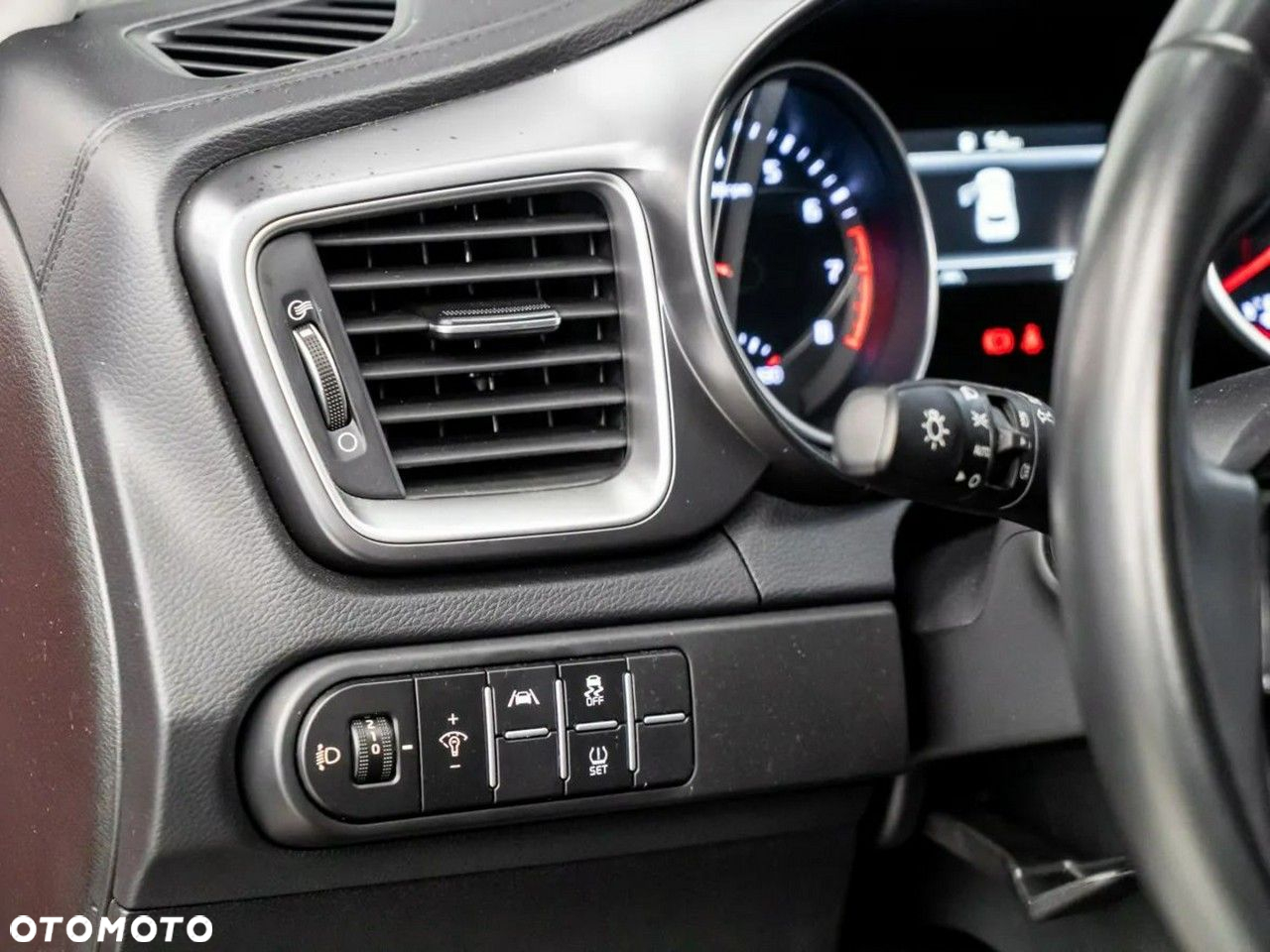 Kia XCeed 1.5 T-GDI M - 26