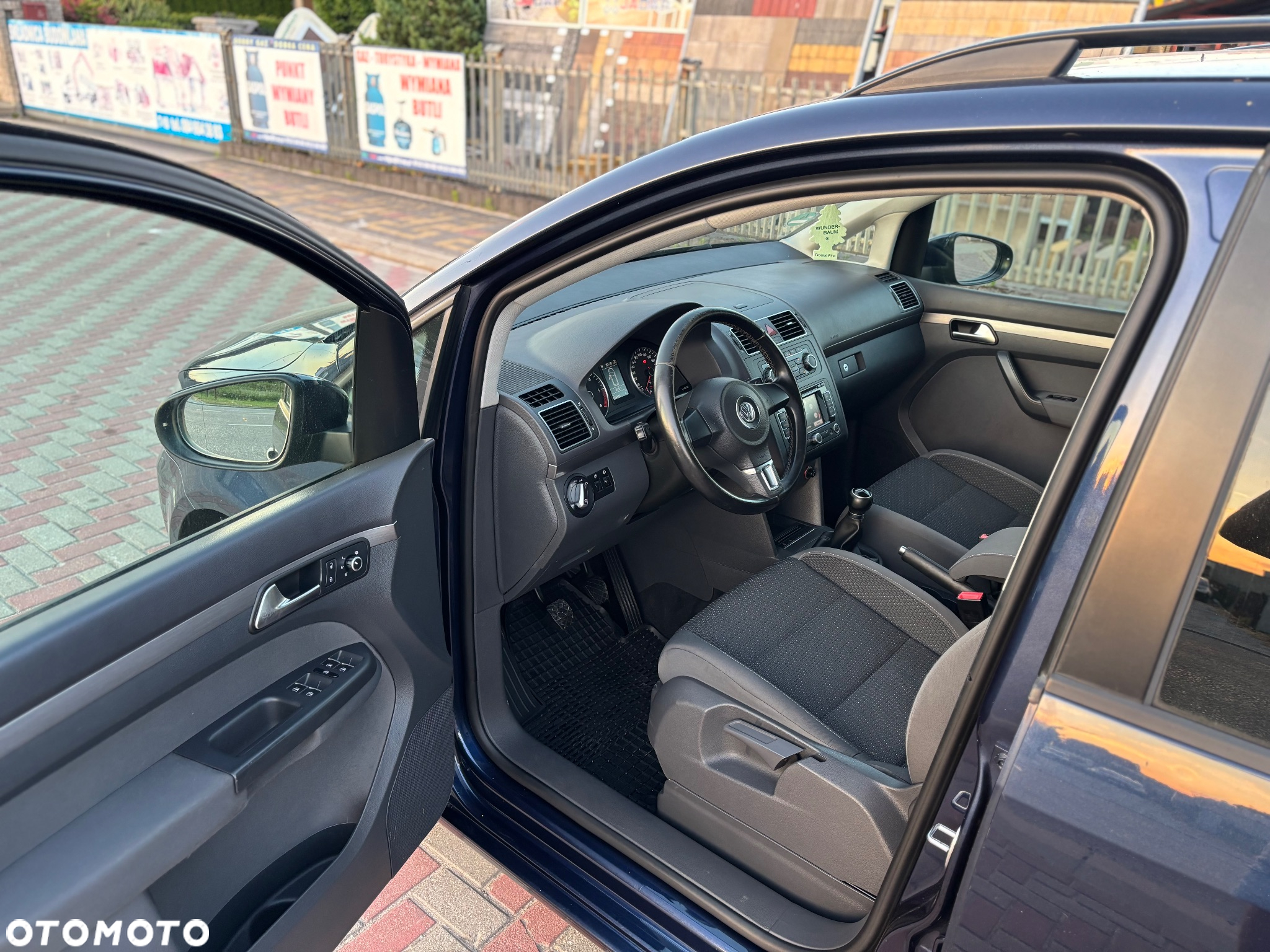 Volkswagen Touran - 5