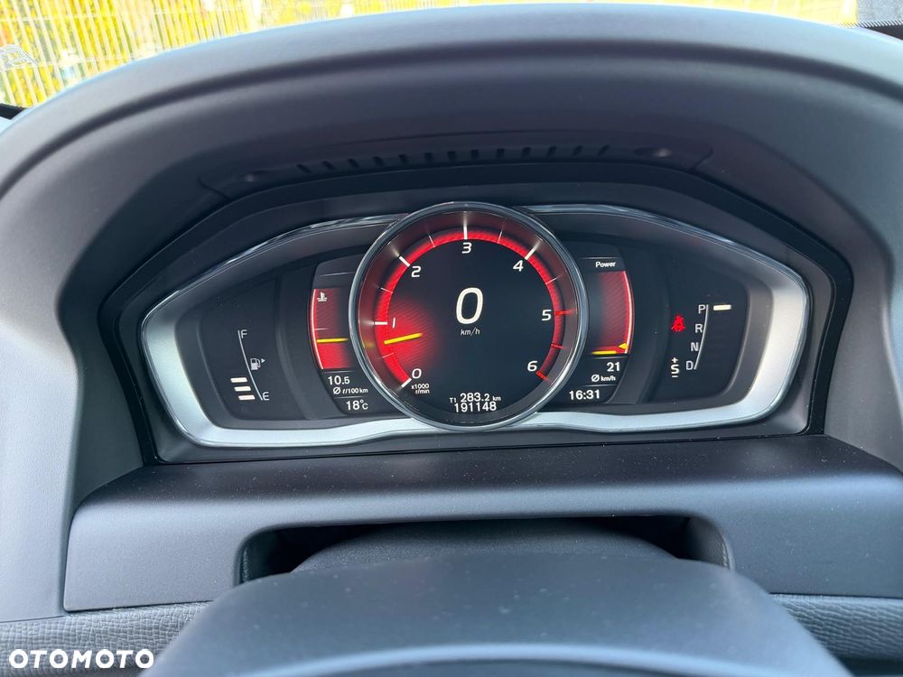 Volvo XC 60 D5 AWD Geartronic Summum - 22