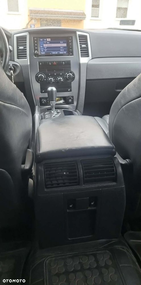 Jeep Grand Cherokee - 11