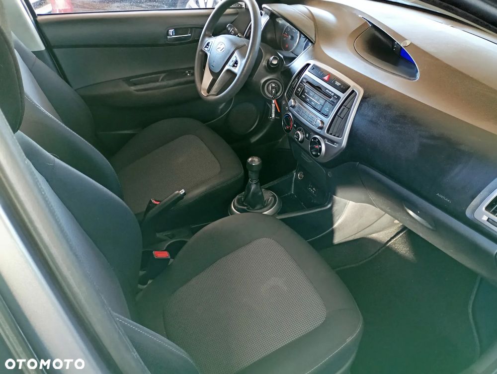 Hyundai i20 1.2 Trend - 35