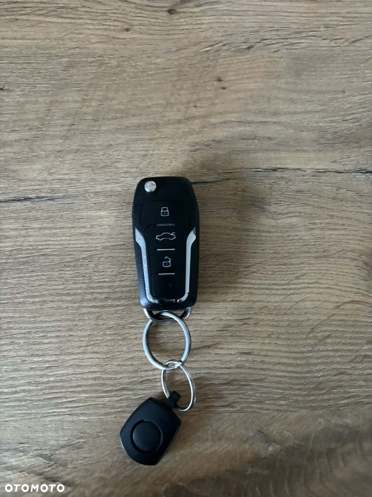 Ford Fiesta 1.3 Ambiente - 10