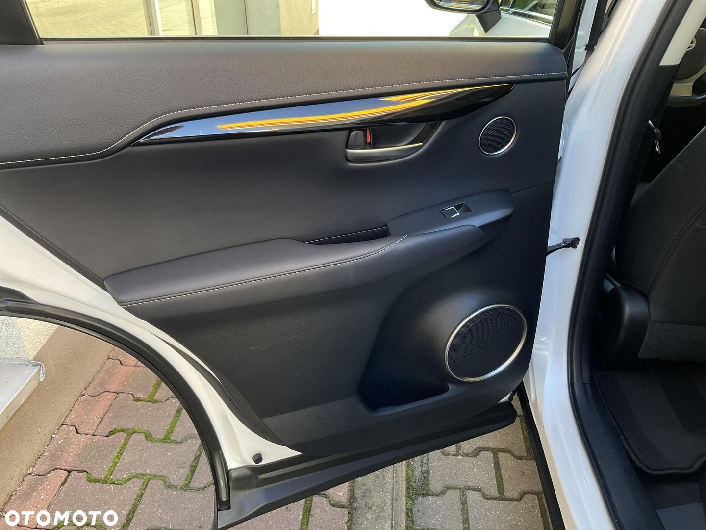Lexus NX 300h Business Edition AWD - 31