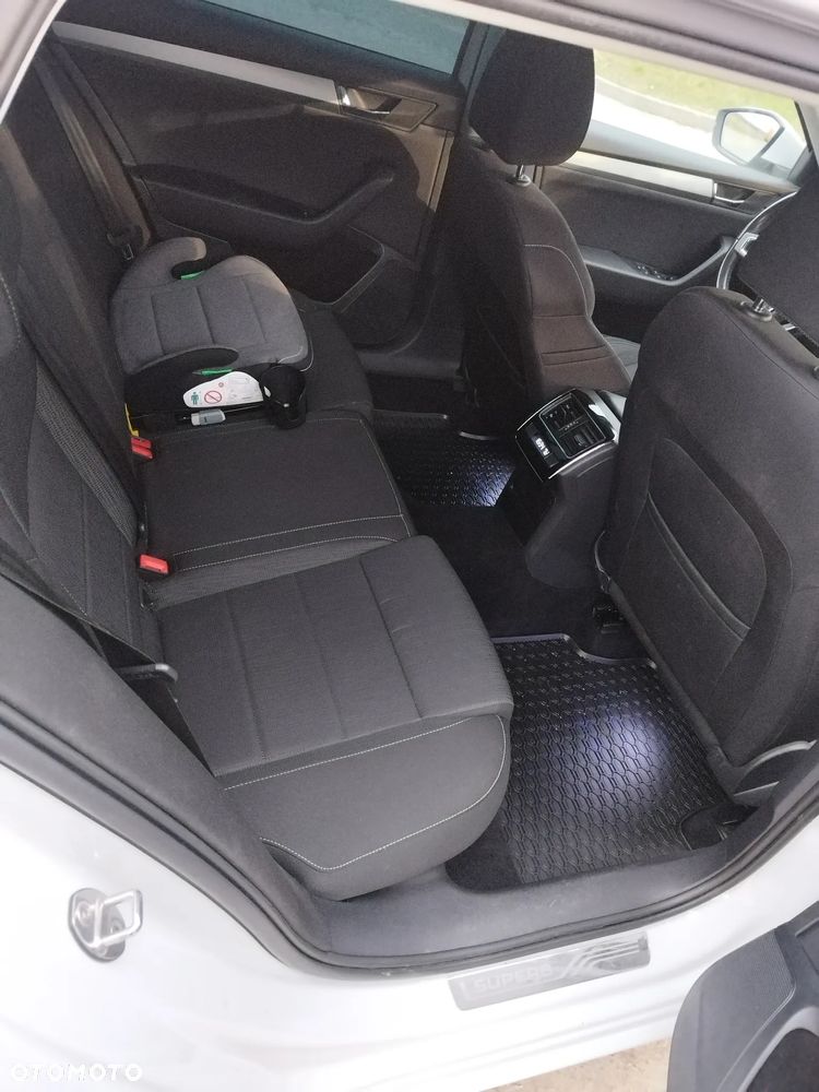 Skoda Superb 2.0 TDI DSG Style - 10