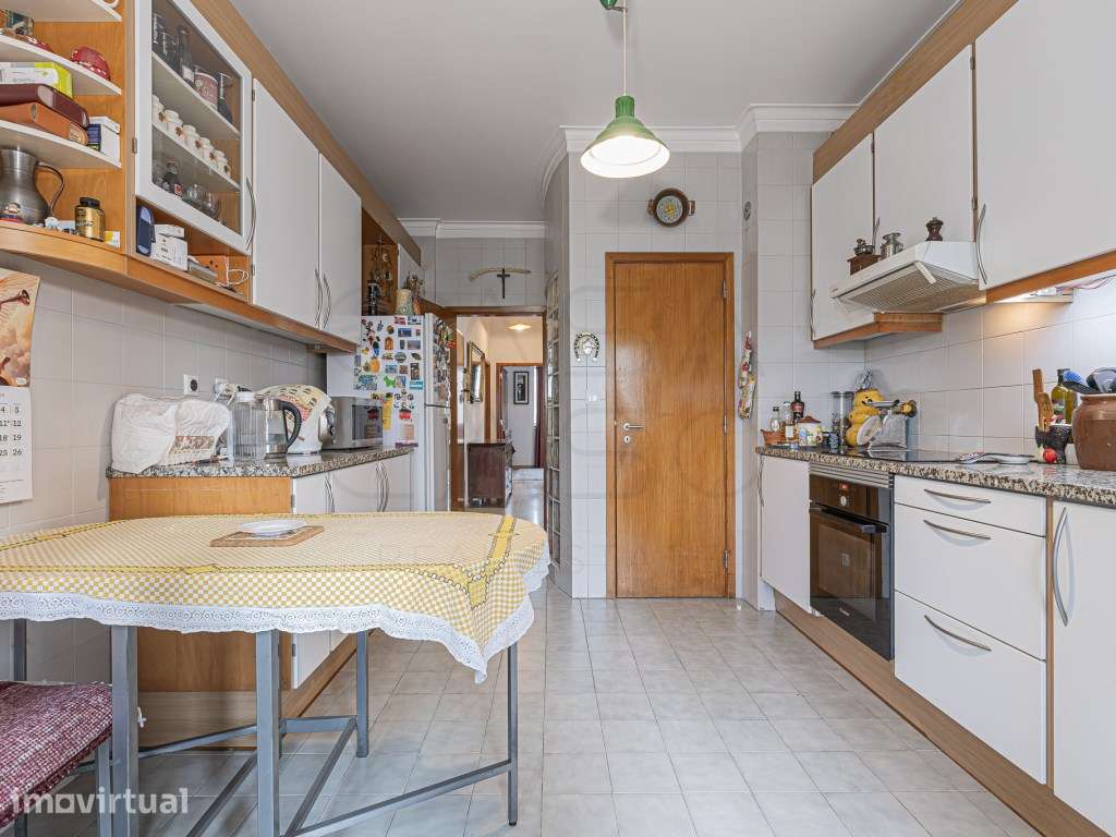 Apartamento T4 com parqueamento, junto ao Centro Comercial Alegro e... - Grande imagem: 5/38