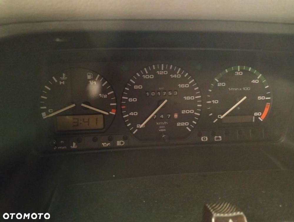 Volkswagen Caravelle - 27