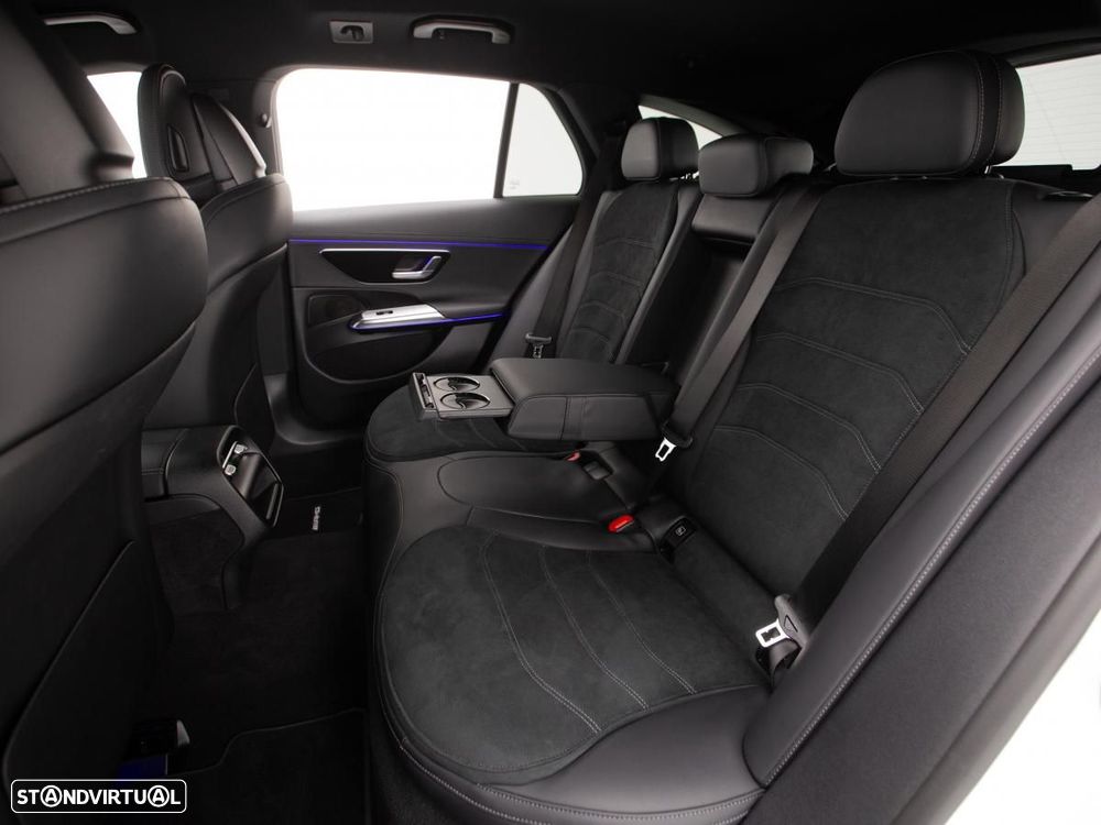 Mercedes-Benz E 300 de AMG Line - 10