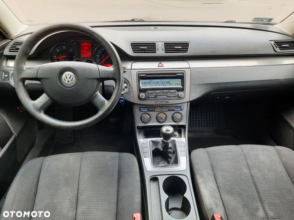 Volkswagen Passat 2.0 TDI Trendline - 9