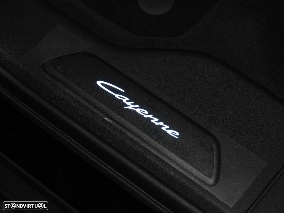 Porsche Cayenne E-Hybrid Black Edition - 19