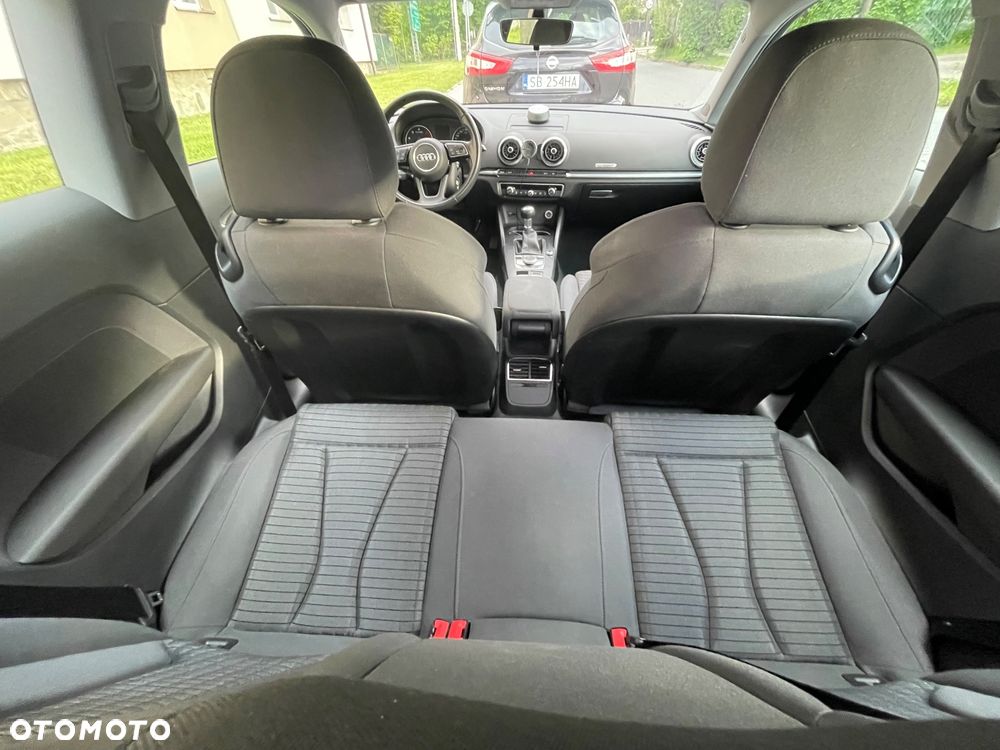 Audi A3 Sportback 1.6 FSI S line Sportpaket plus - 13