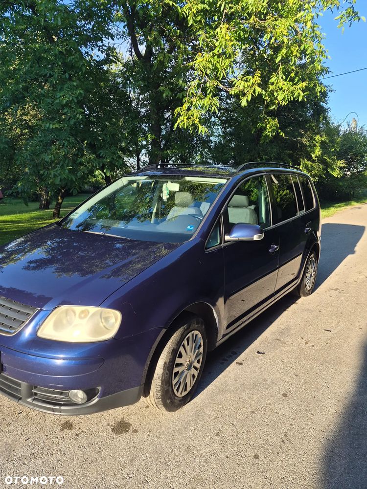Volkswagen Touran 2.0 TDI Highline - 3