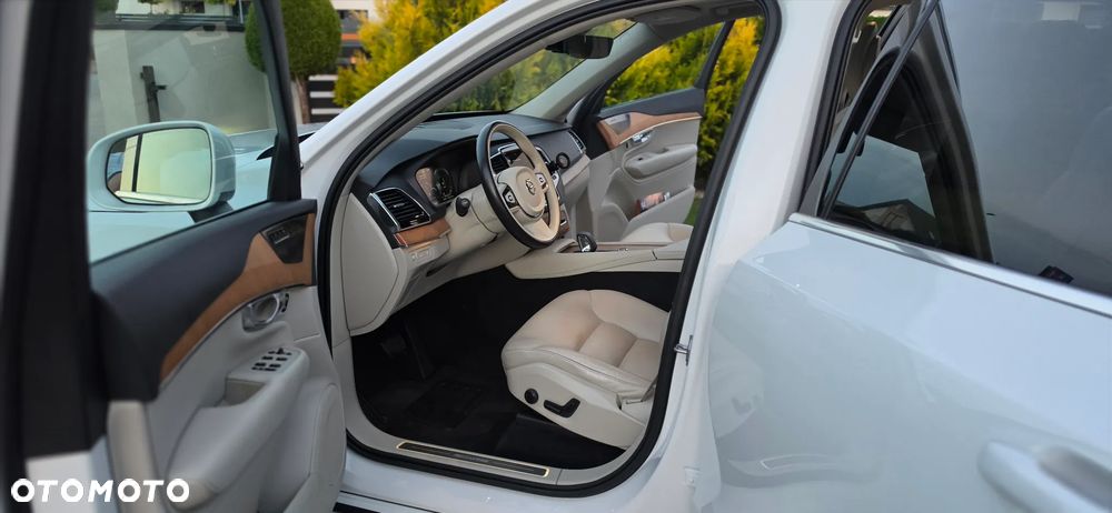 Volvo XC 90 - 25