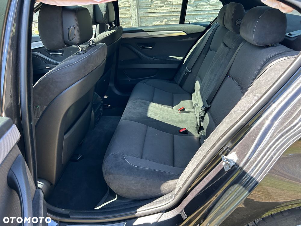 BMW Seria 5 530d xDrive Sport-Aut - 24