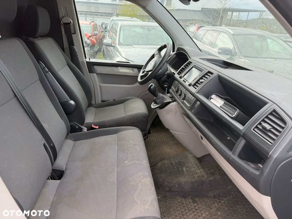 Volkswagen Transporter - 11