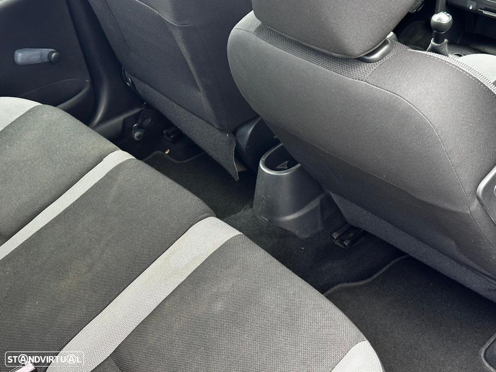 Peugeot 207 1.4 16V Active - 31