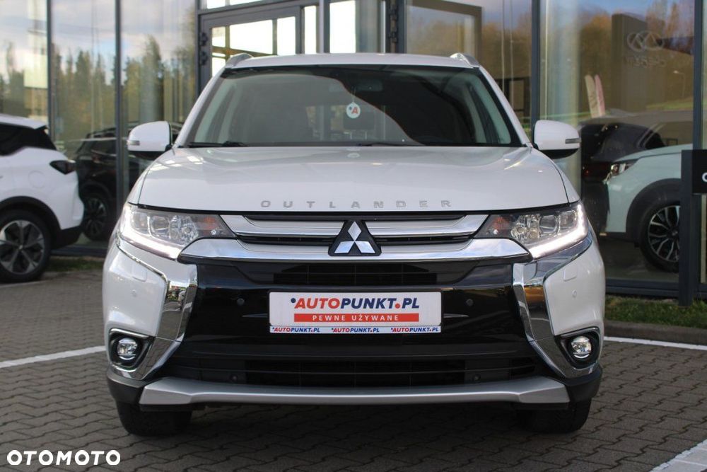 Mitsubishi Outlander - 2