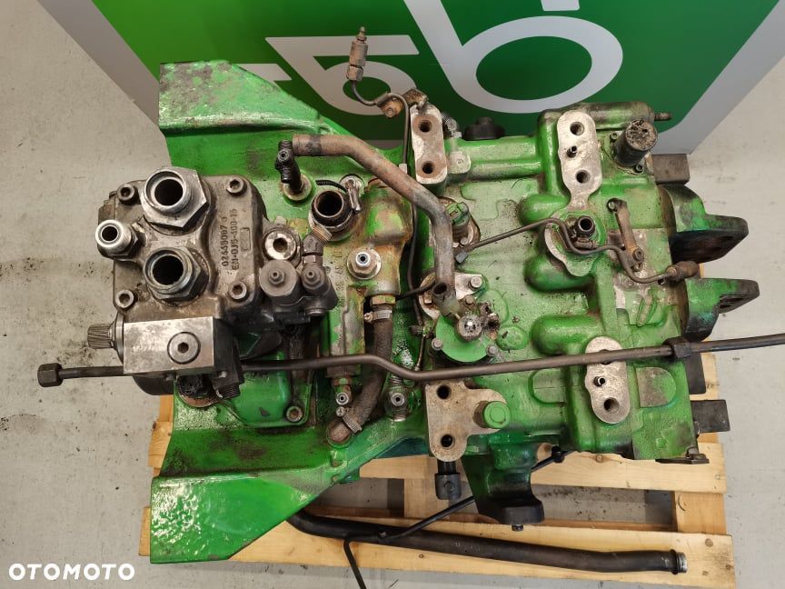 John Deere 6155 R WOM tylny R545140 - 4