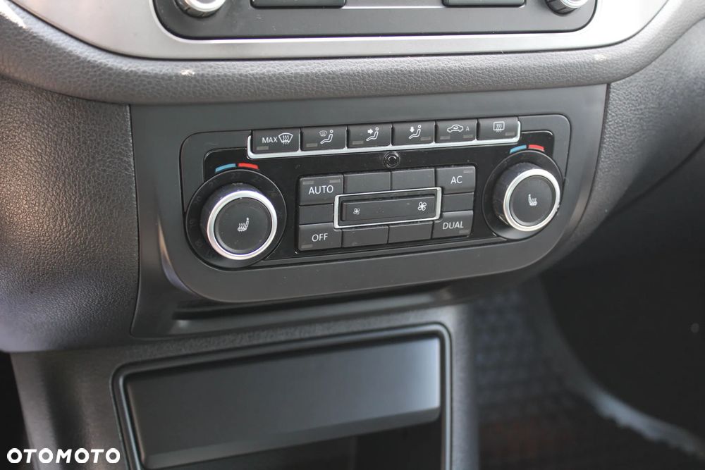 Volkswagen Tiguan - 12