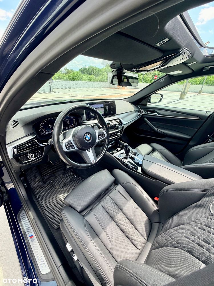 BMW Seria 5 540d xDrive mHEV M Sport sport - 17