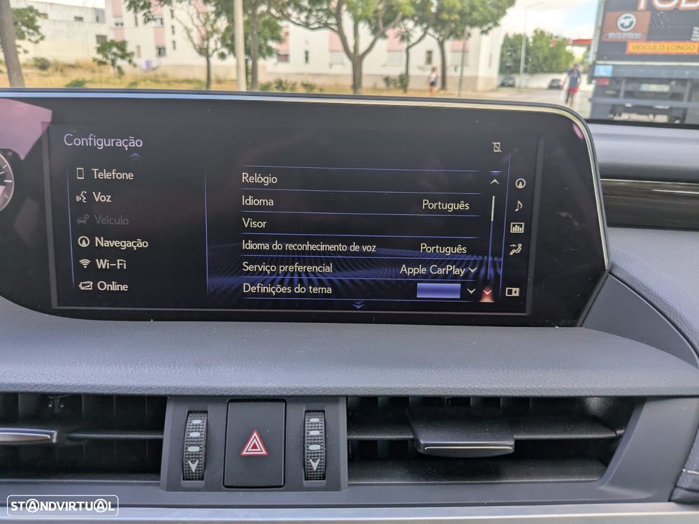 Lexus ES 300h Executive+ - 21